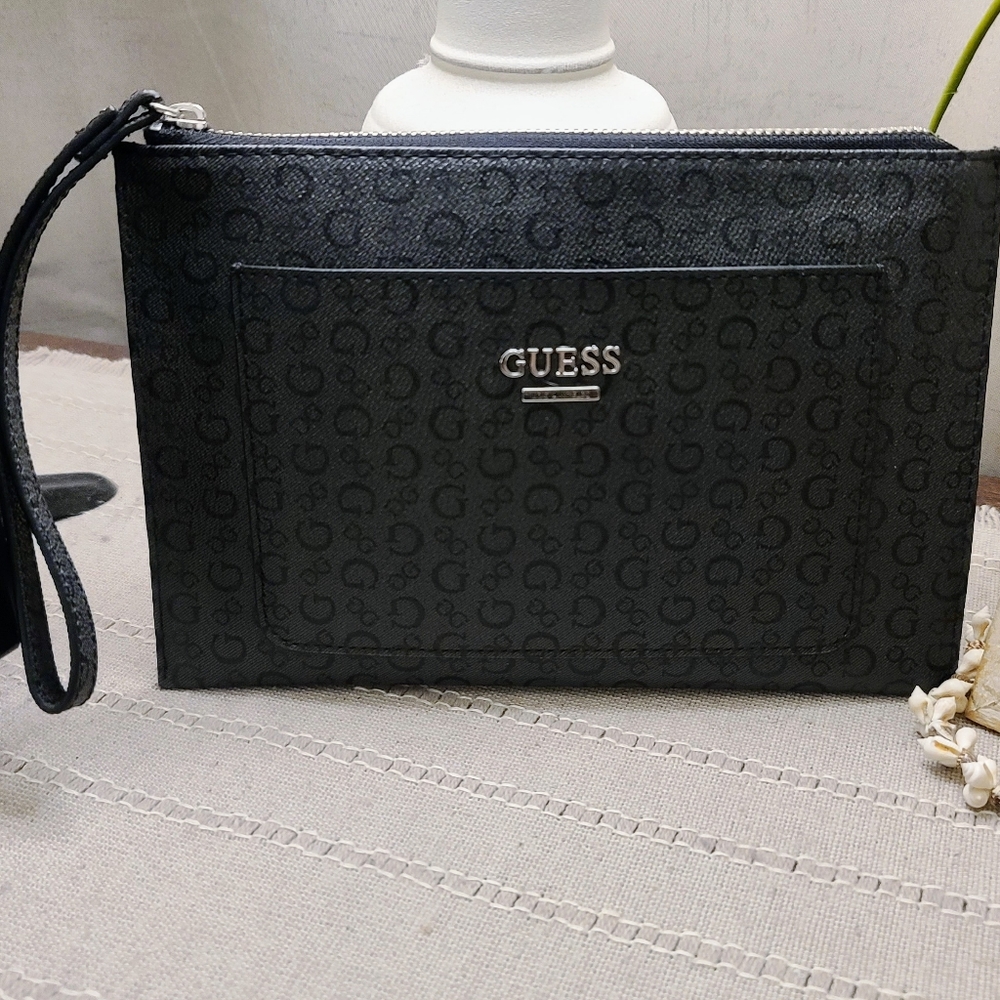 Black & Gray, Guess wristlet wallet